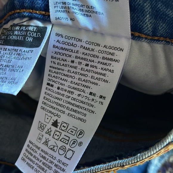 Levi’s high waisted button fly shorts size 34💙🦋💙 - Picture 4 of 5